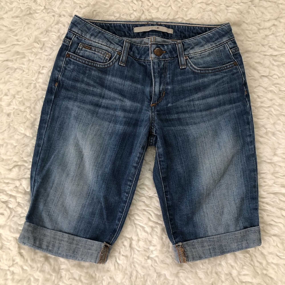 Joe’s cuffed jean bermuda shorts, size 25
